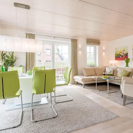 Haus Nordgang 8 Haushaelfte B Holiday home Westerland